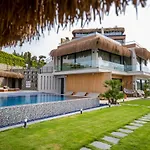 מלון Sarezya Luxury Boutique