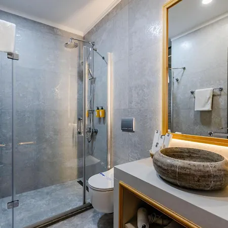 Sarezya Luxury Boutique Hotel